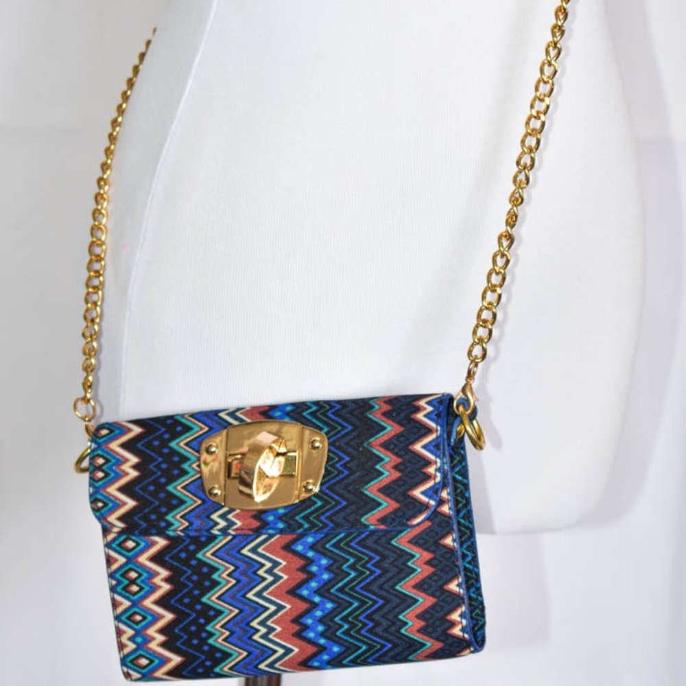 Zig Zag Print All In One Fanny Pack, Bag and Belt - Picture 2 of 7
